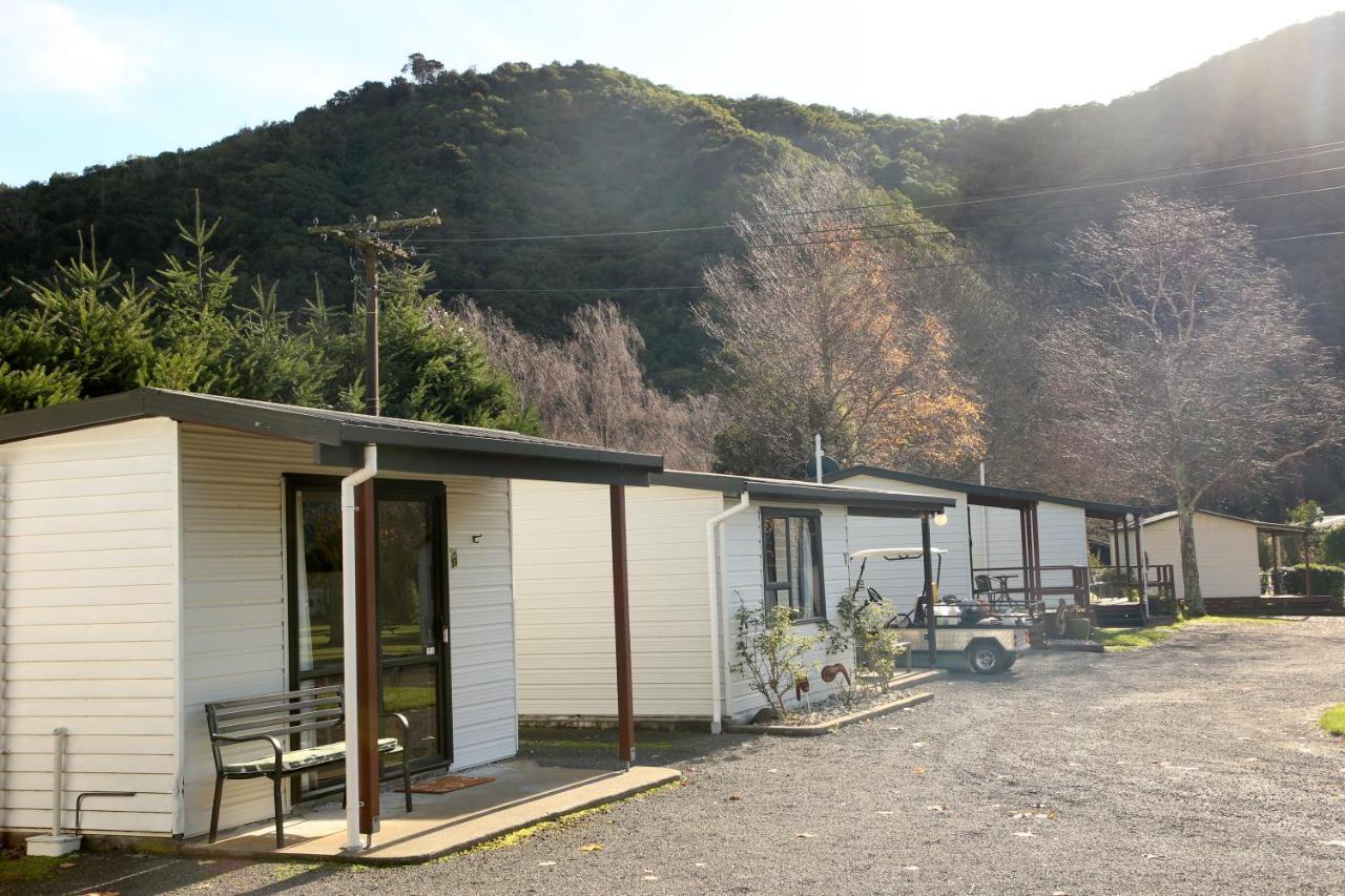 Parklands Marina Holiday Park Hotel Picton Exterior photo