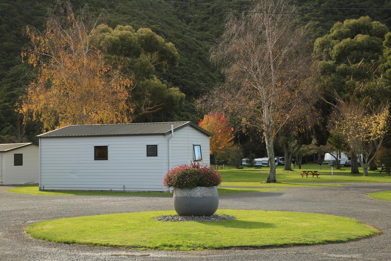 Parklands Marina Holiday Park Hotel Picton Exterior photo